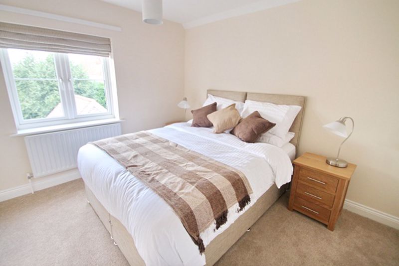 20 King George Avenue